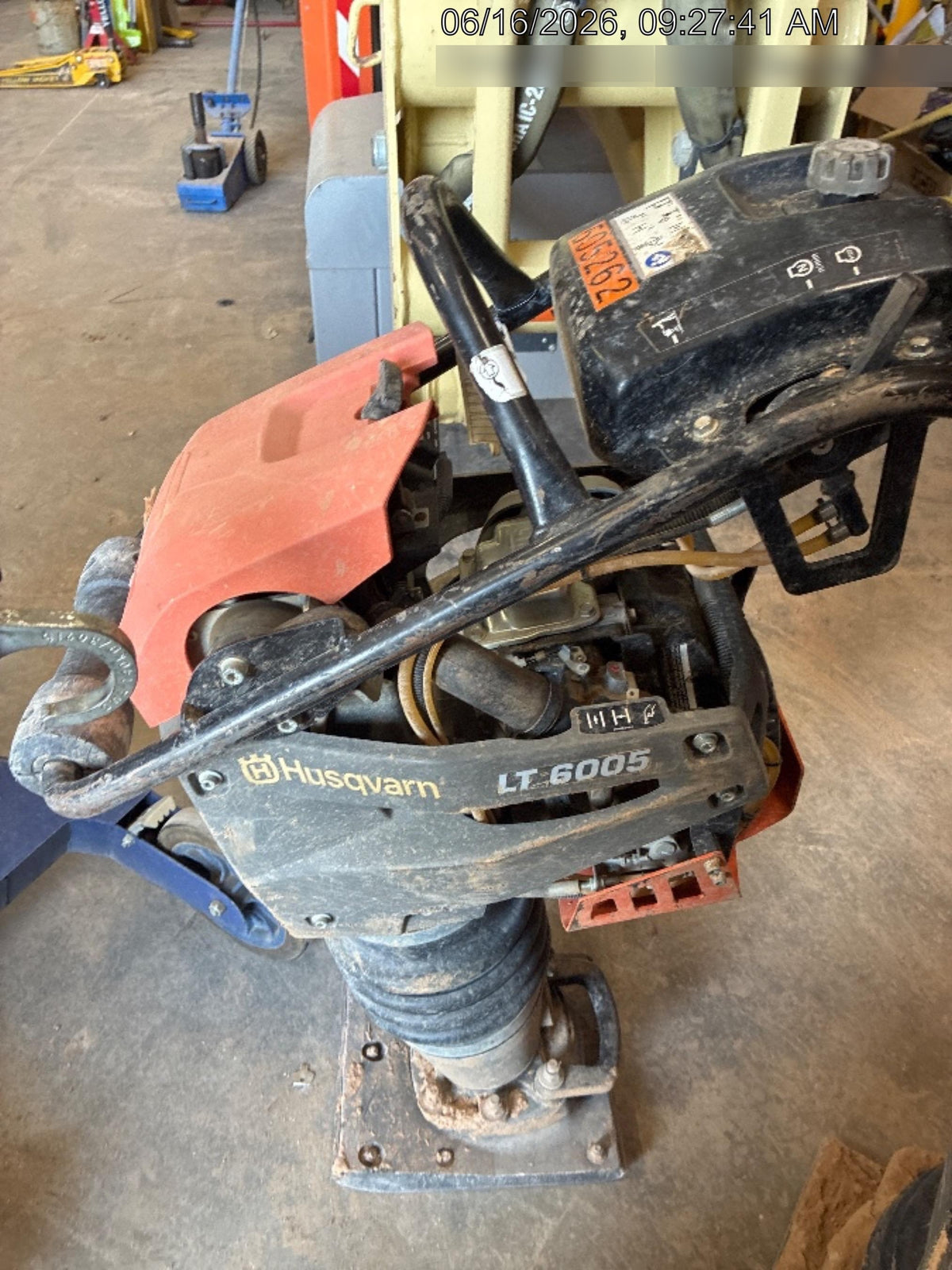 2025 HUSQVARNA LT6005