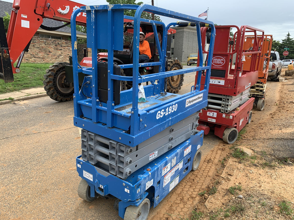 2020 Genie GS-1930 Fixed rails with chain entry gate - Pre A92.20