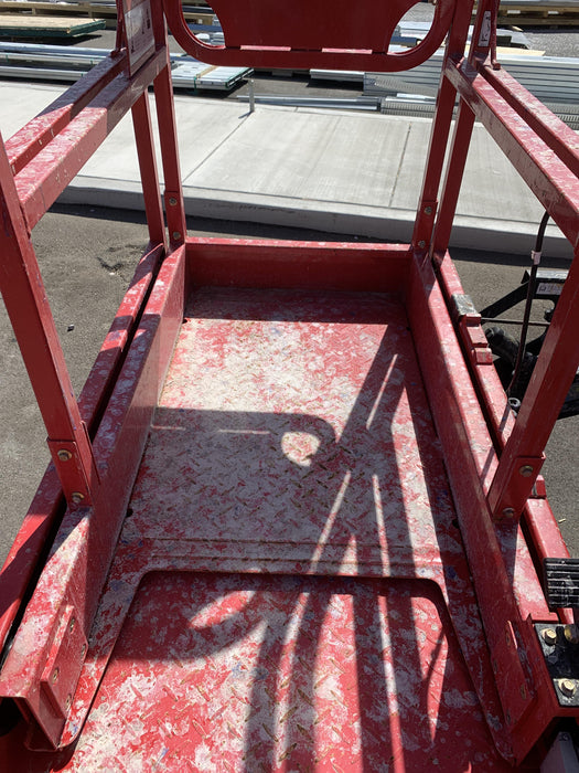 2020 MEC 1330SE Solid NM Tires, Steel Swing out Doors, LCS, Beacon, 900W Invertor