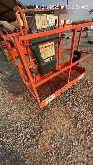 2019 JLG E450AJ