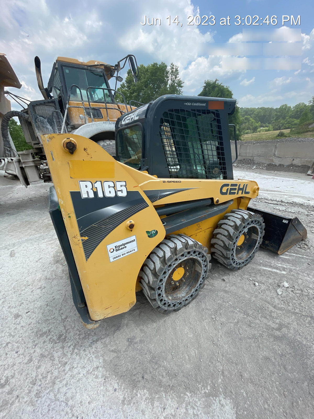 2016 GEHL R165