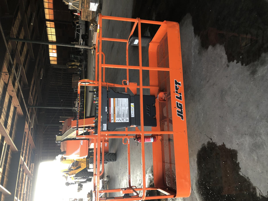 2019 JLG 460SJ
