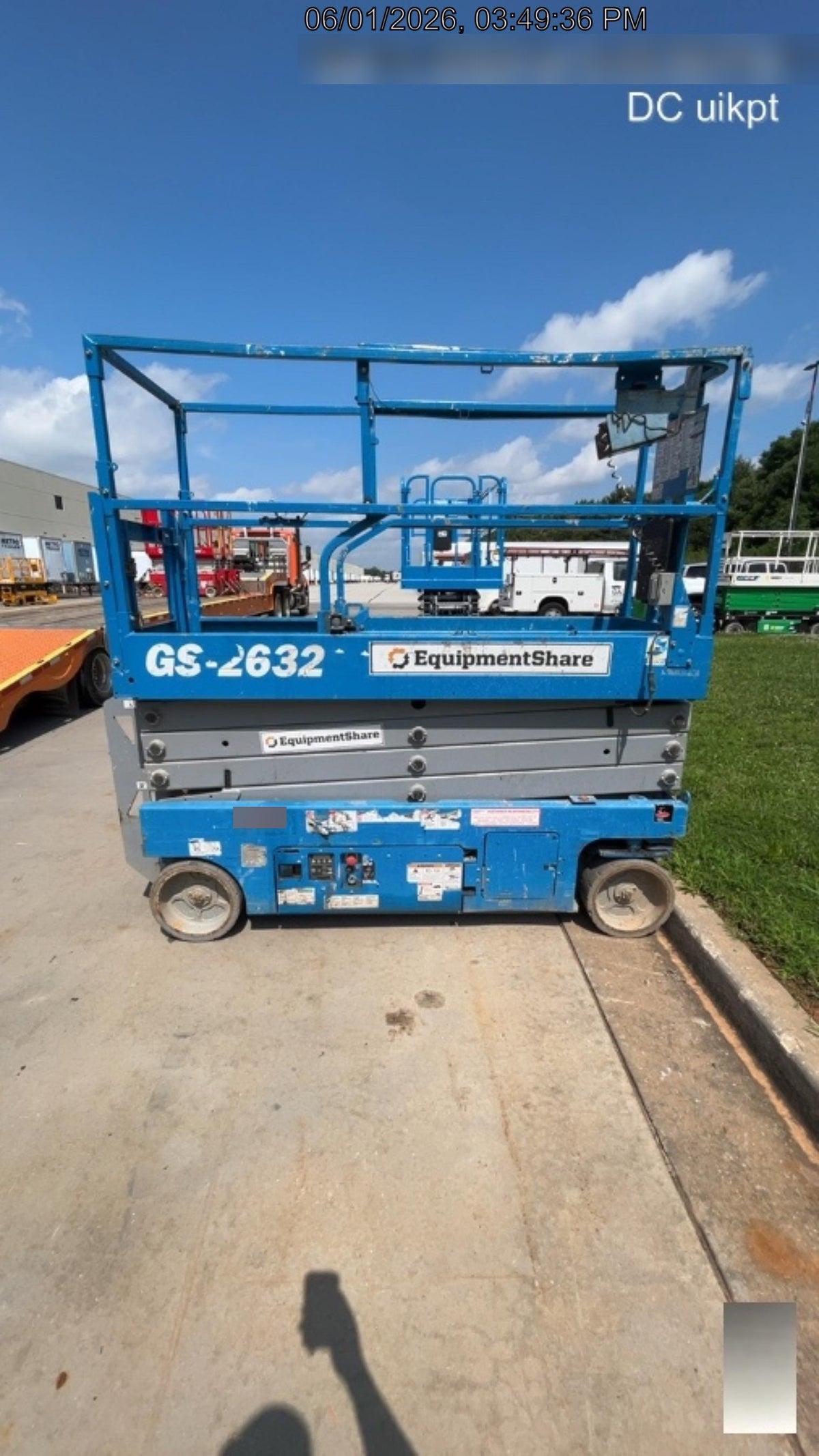 2019 Genie GS-2632 Folding rails with half height swing gate