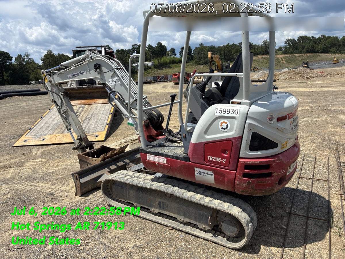 2021 TAKEUCHI TB235-2R