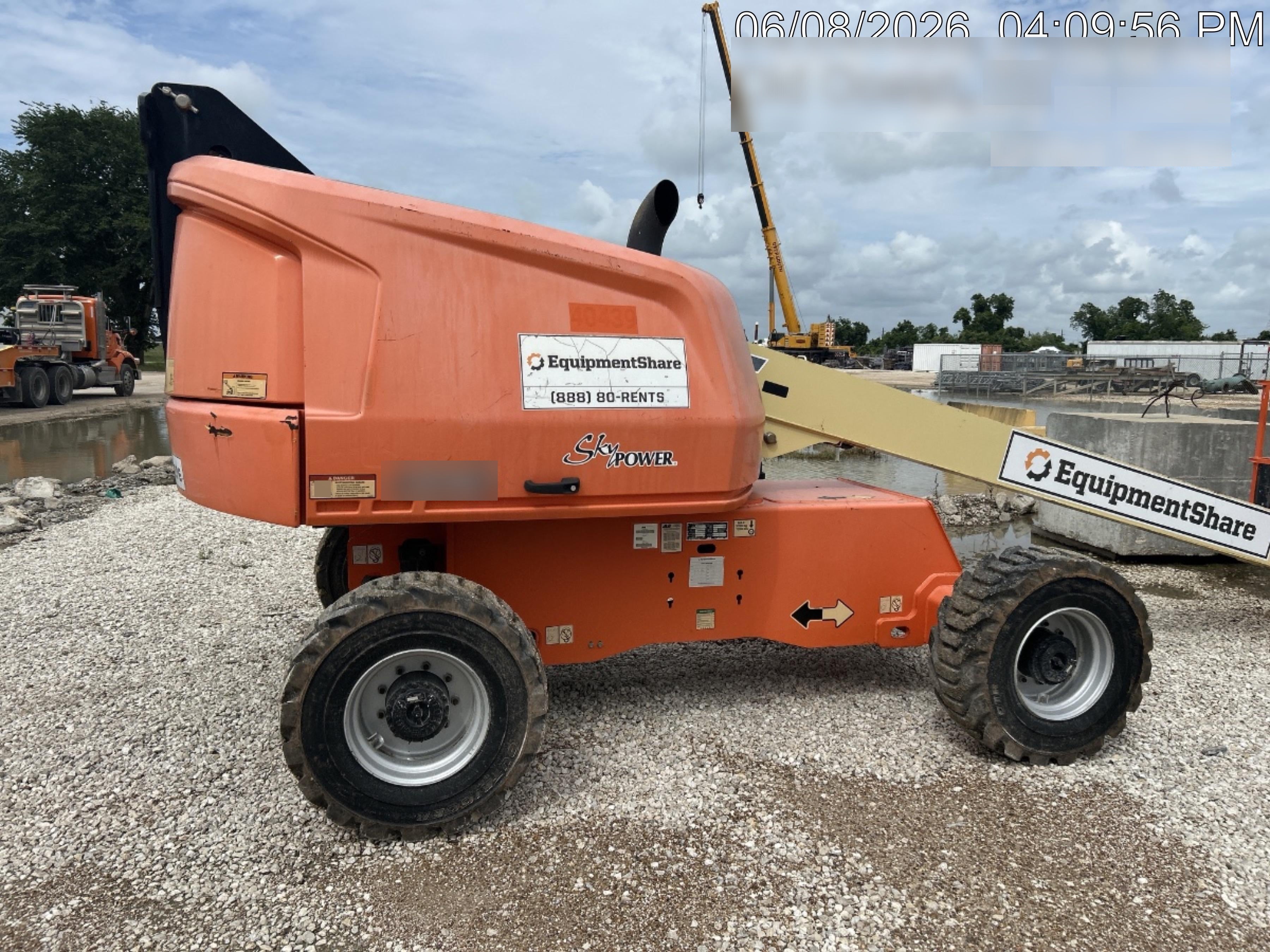 2019 JLG 400S