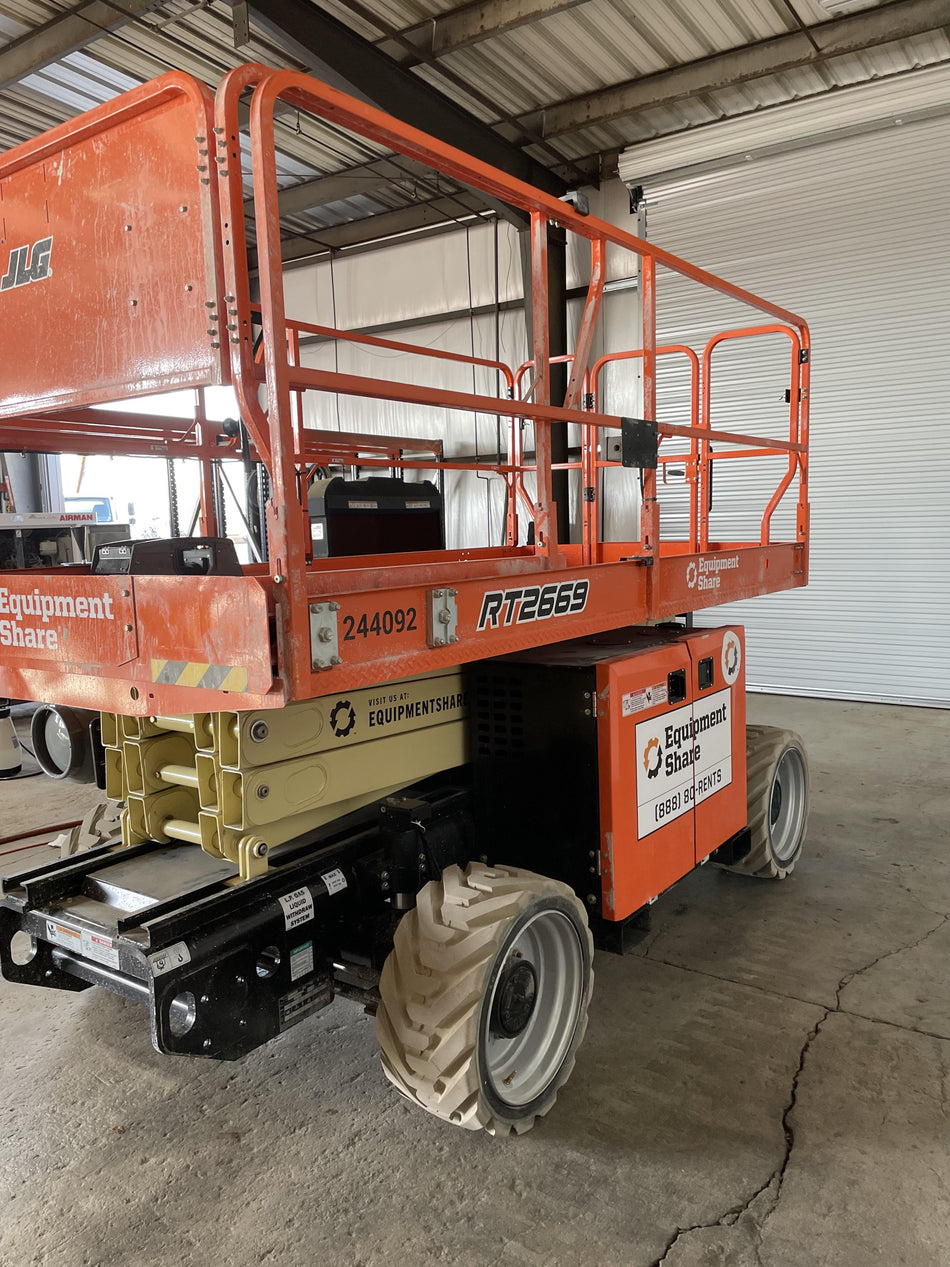2022 JLG RT2669