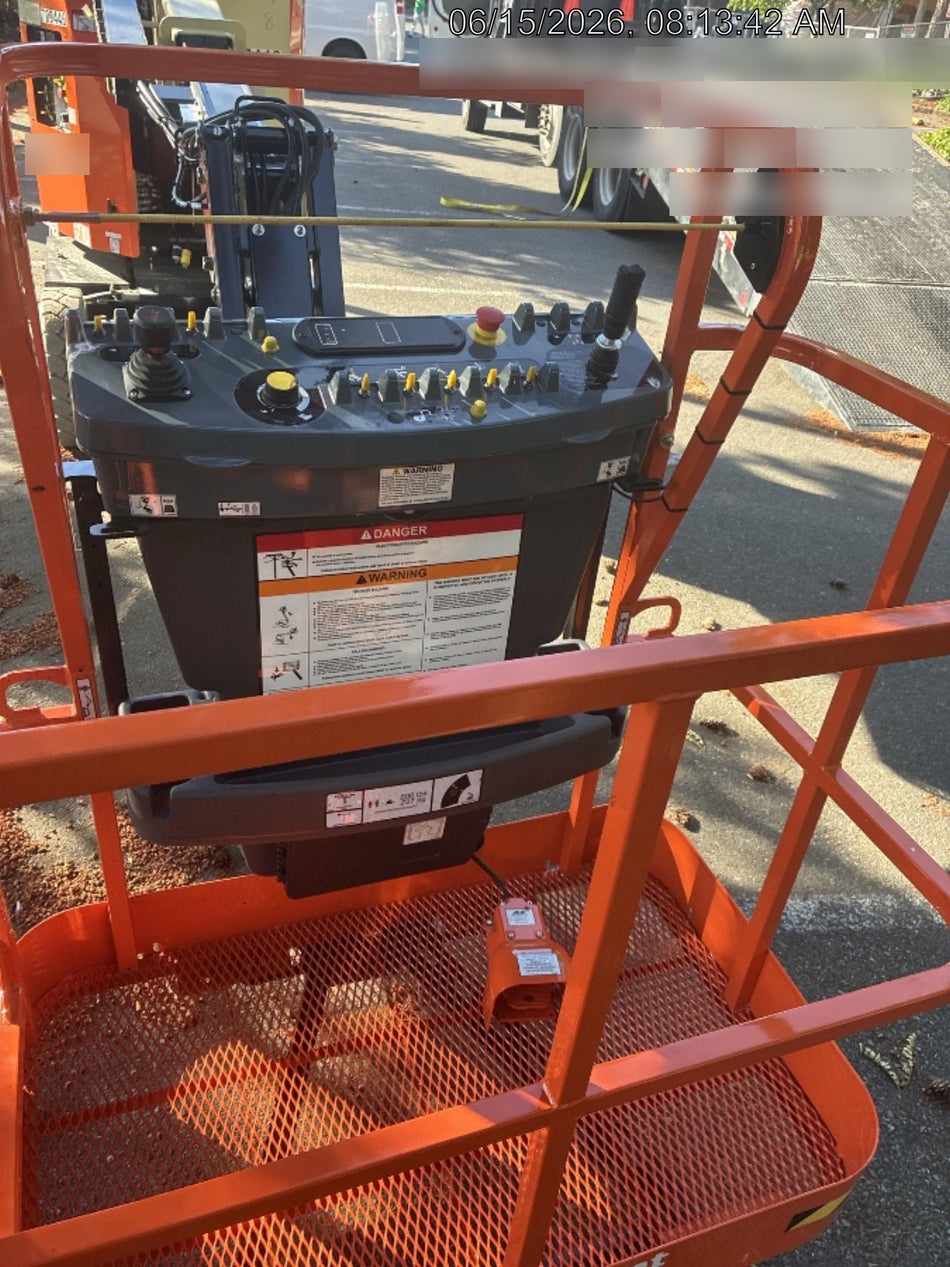 2026 JLG E300AJP