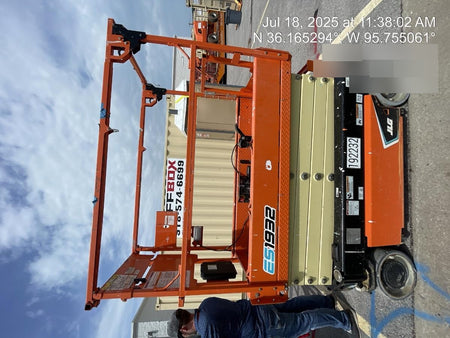 2021 JLG ES1932