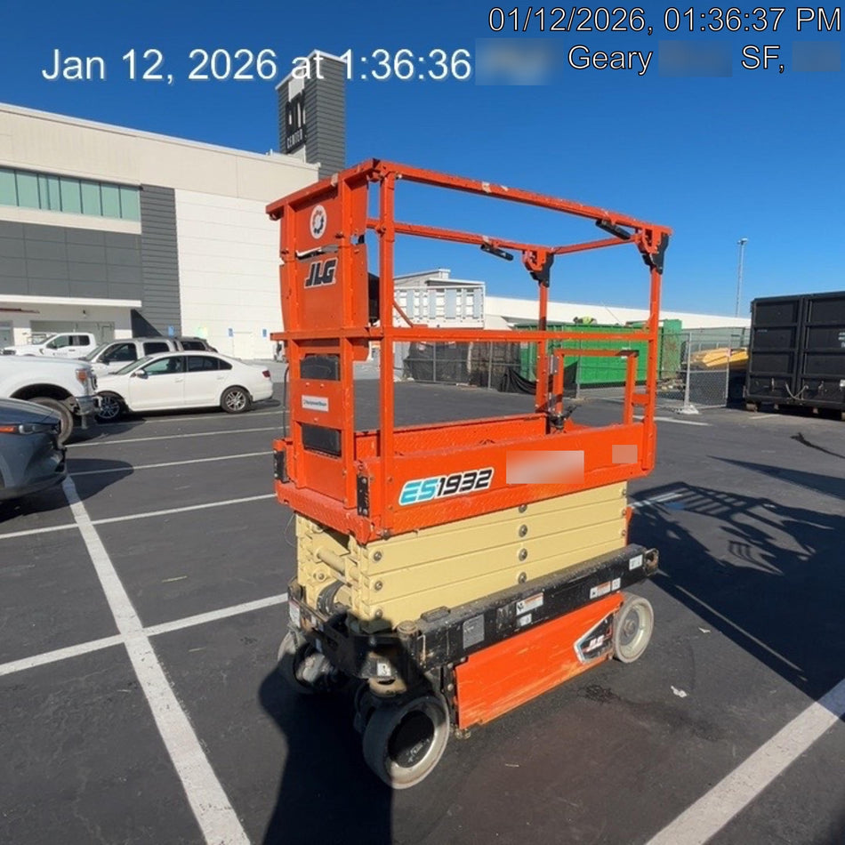 2021 JLG ES1932