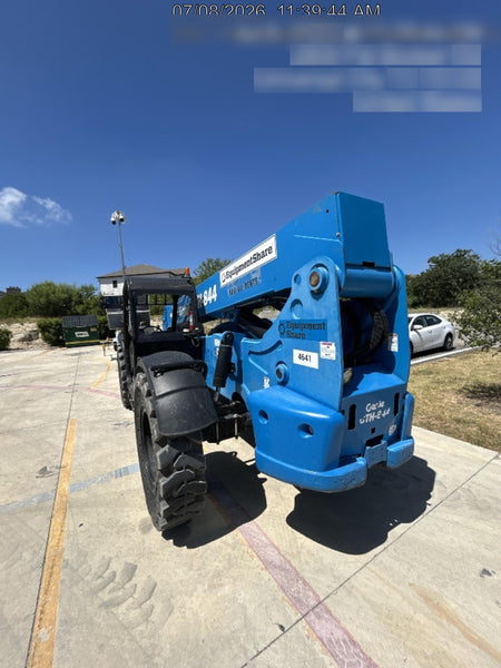 2017 GENIE GTH-844
