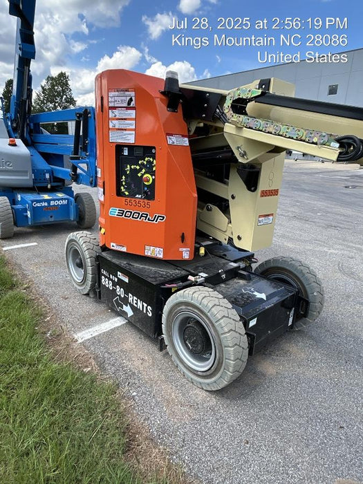 2025 JLG E300AJP