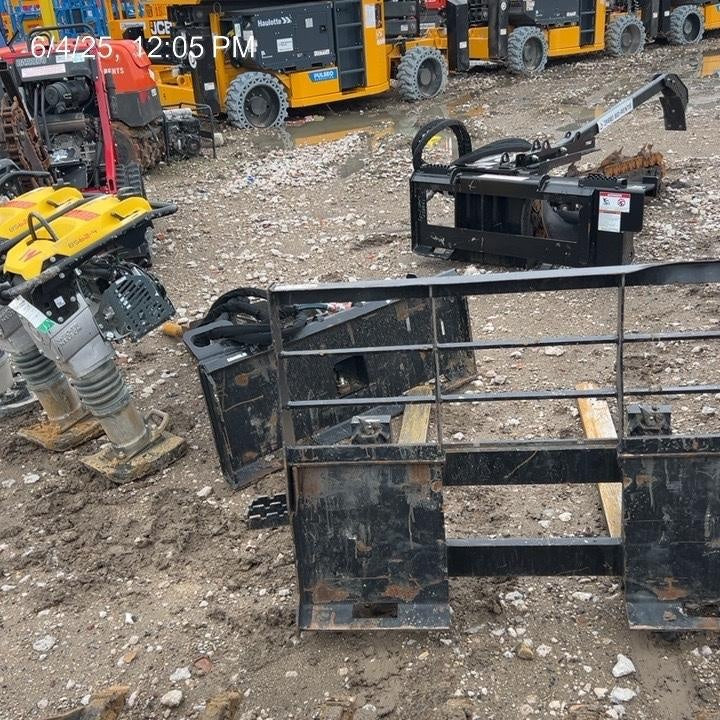 2024 ARROW MATERIAL HANDLING 48" Pallet Forks - Arrow
