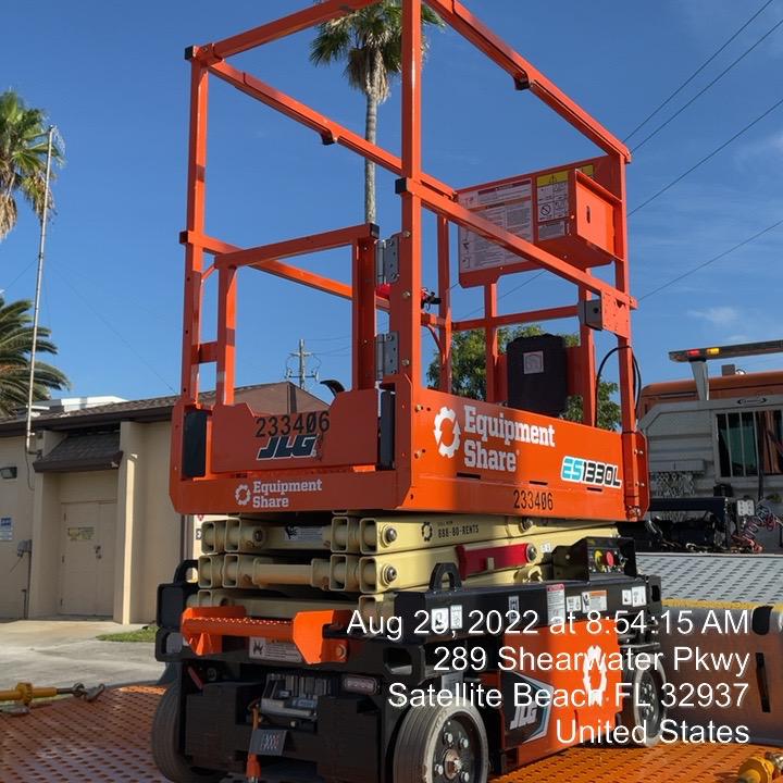 2022 JLG ES1330L