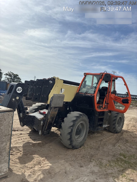 2023 JLG 1075