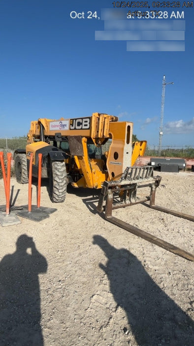 2019 JCB 512-56 Enclosed Cab, 109 HP, Solid Tires, Worklights, Beacon, Aux Hydraulics, Lifting Eye 60" Carriage/60" Forks
