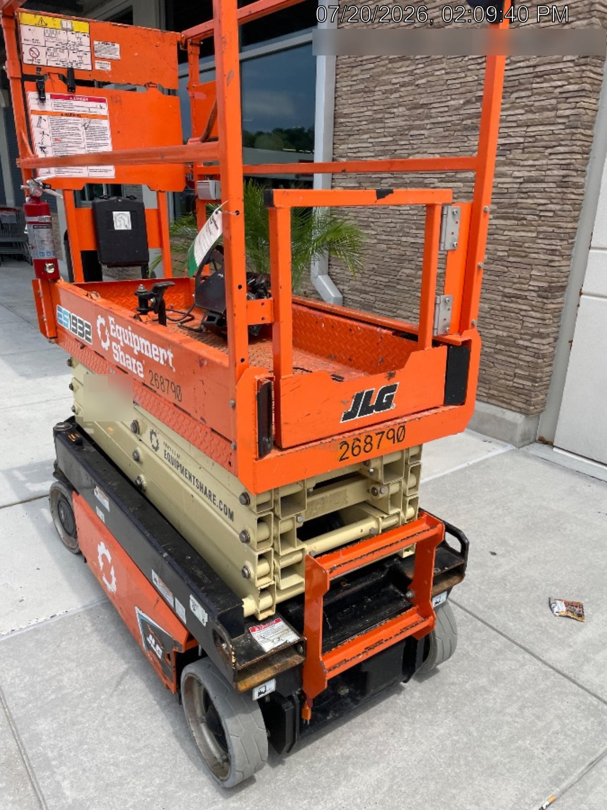 2022 JLG ES1932