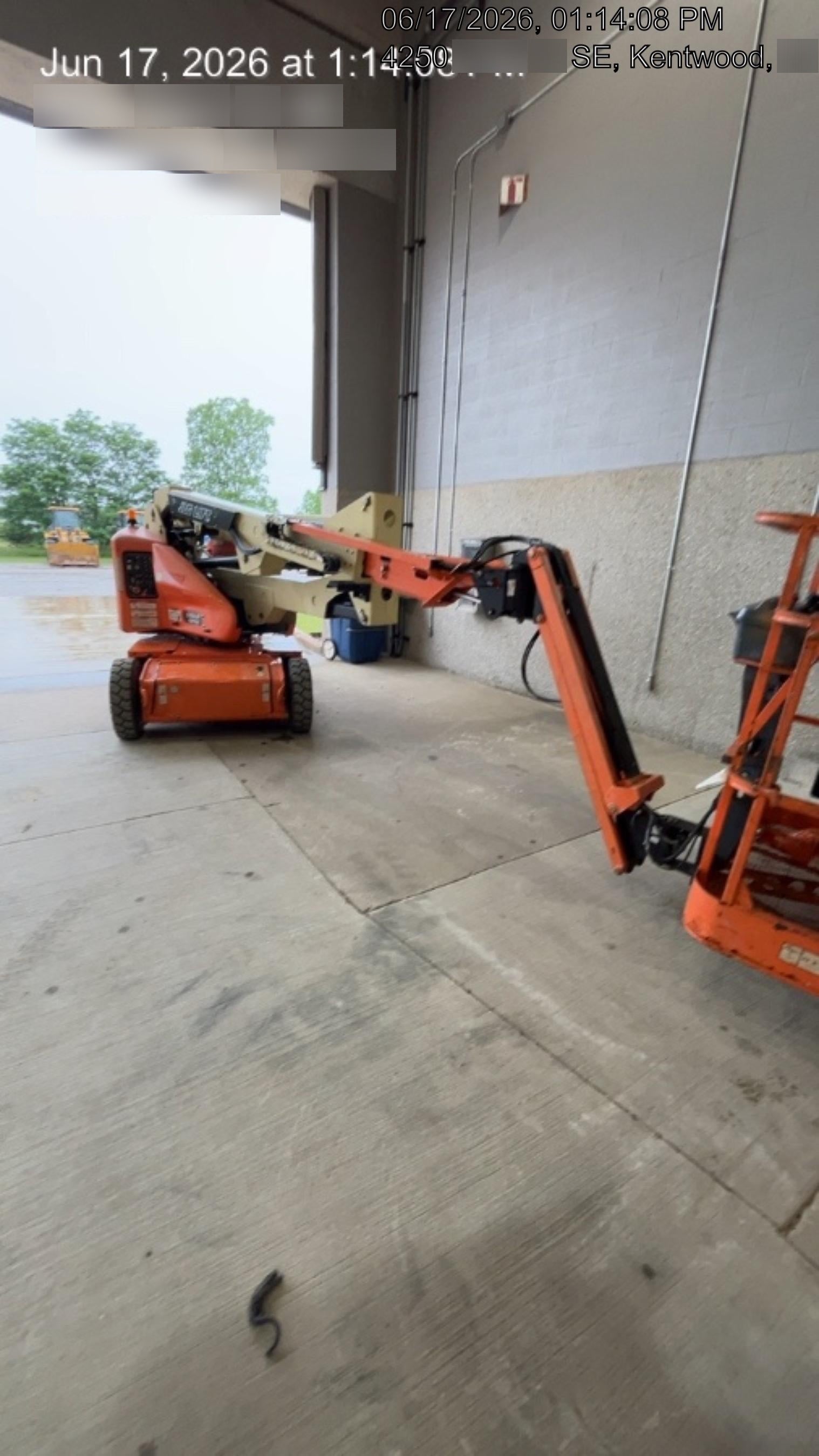 2019 JLG E400AJPN