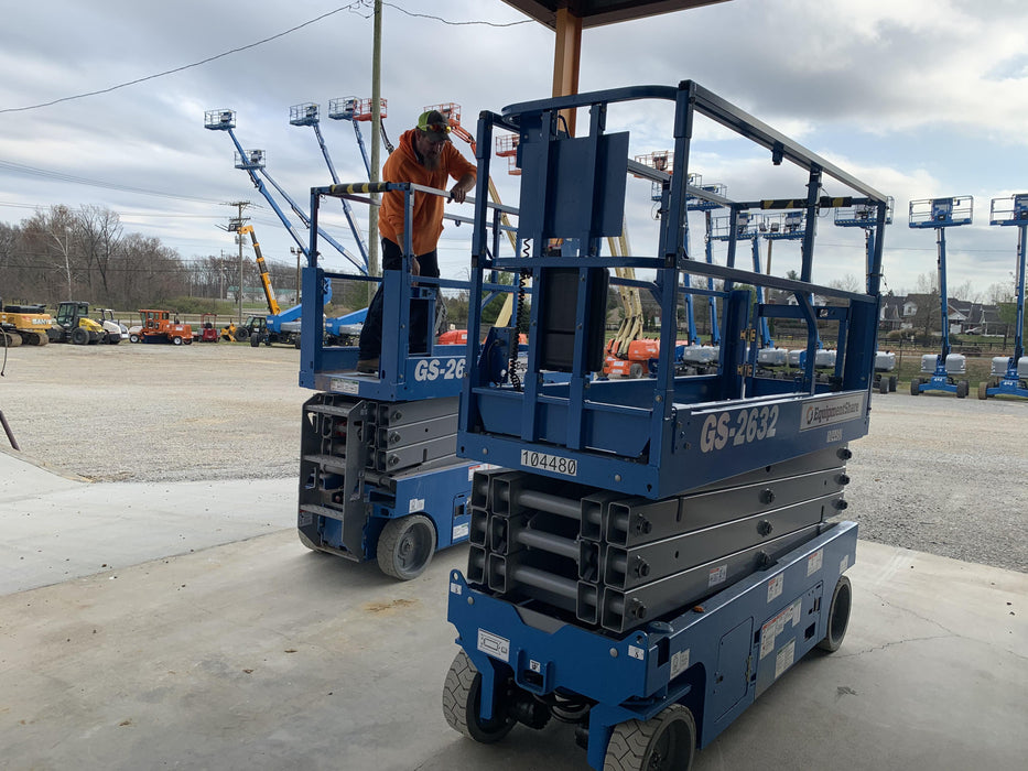 2020 Genie GS-2632 Solid NM Tires, Folding Rails with Half-Height Swing Gate, Beacon