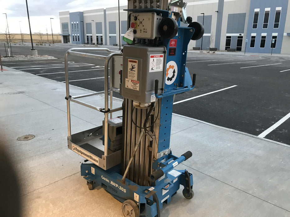 2018 GENIE AWP-30S