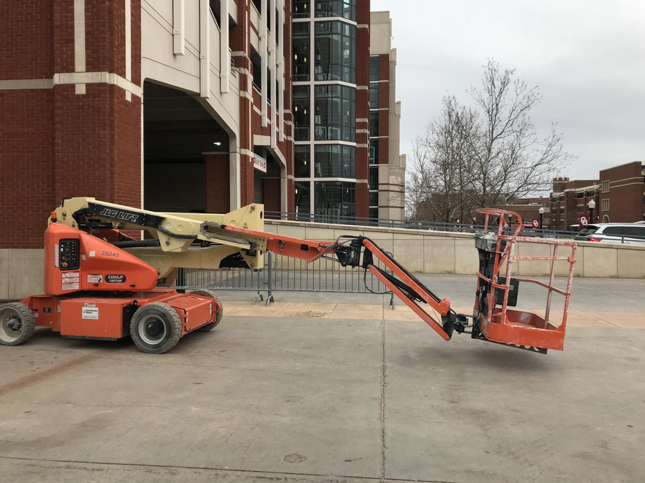 2019 JLG E400AJPN