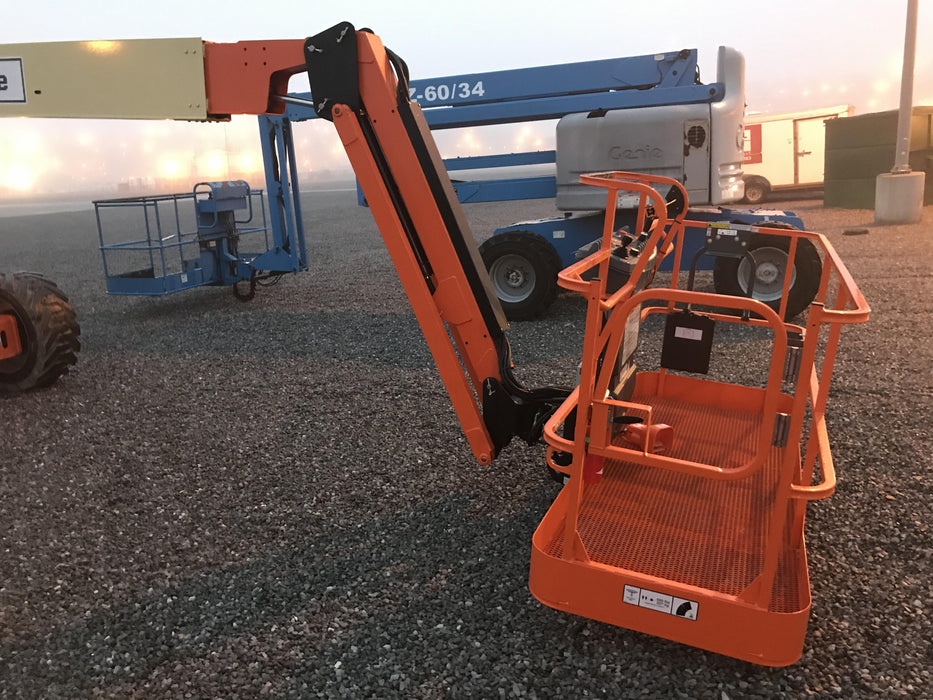 2019 JLG 800AJ