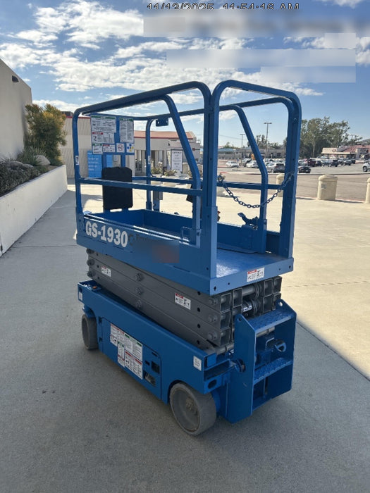 2019 Genie GS-1930 Fixed rails with chain Entry