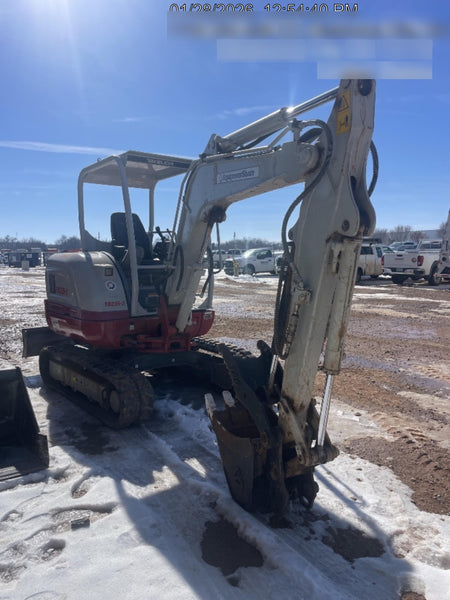 2022 TAKEUCHI TB235-2R