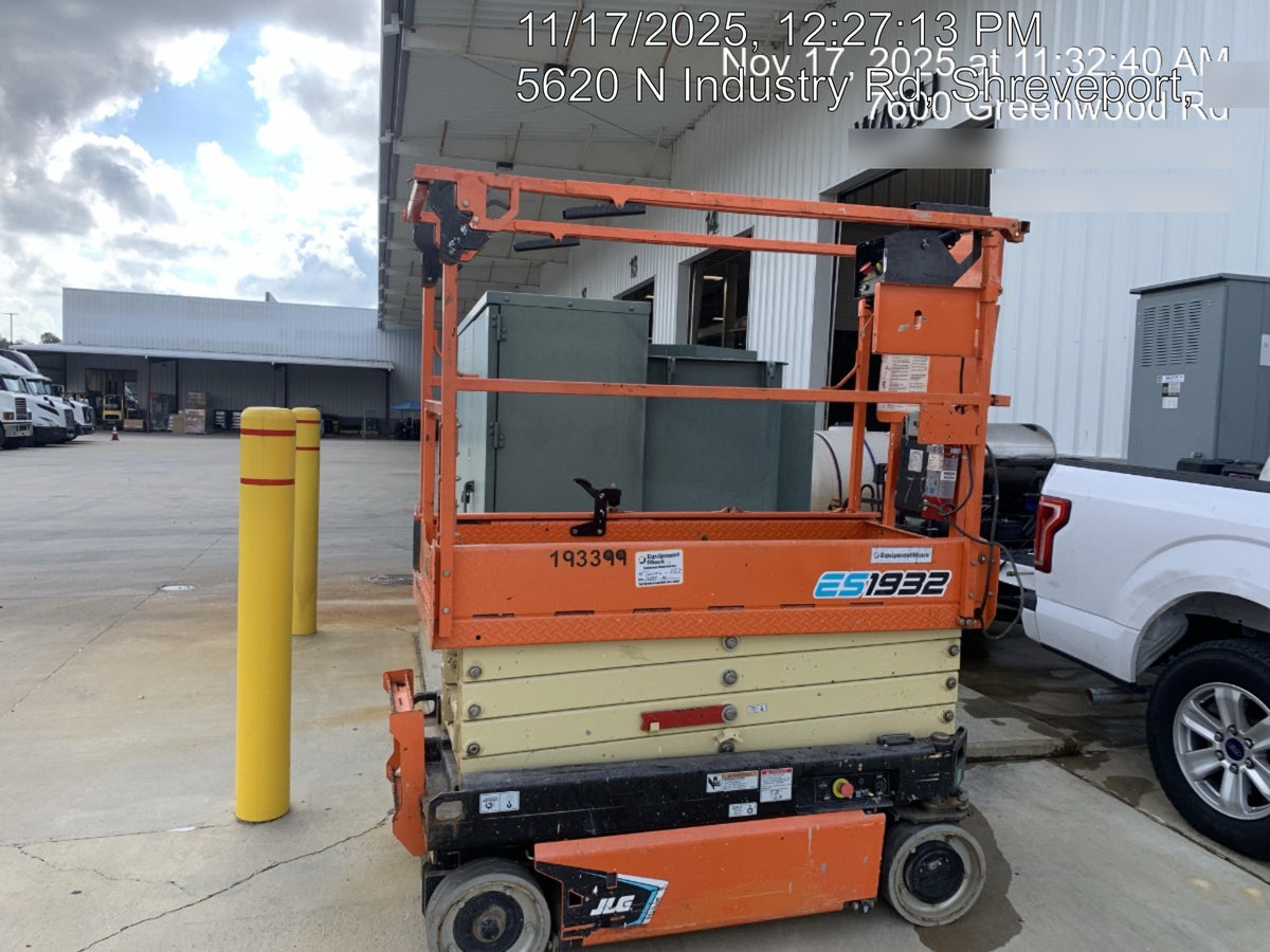 2021 JLG ES1932