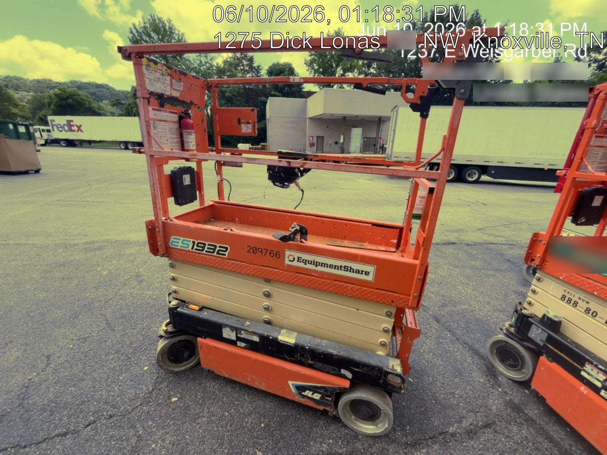 2022 JLG ES1932