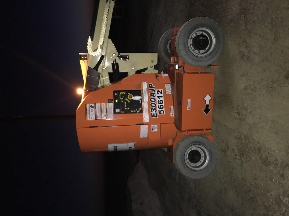 2020 JLG E300AJP