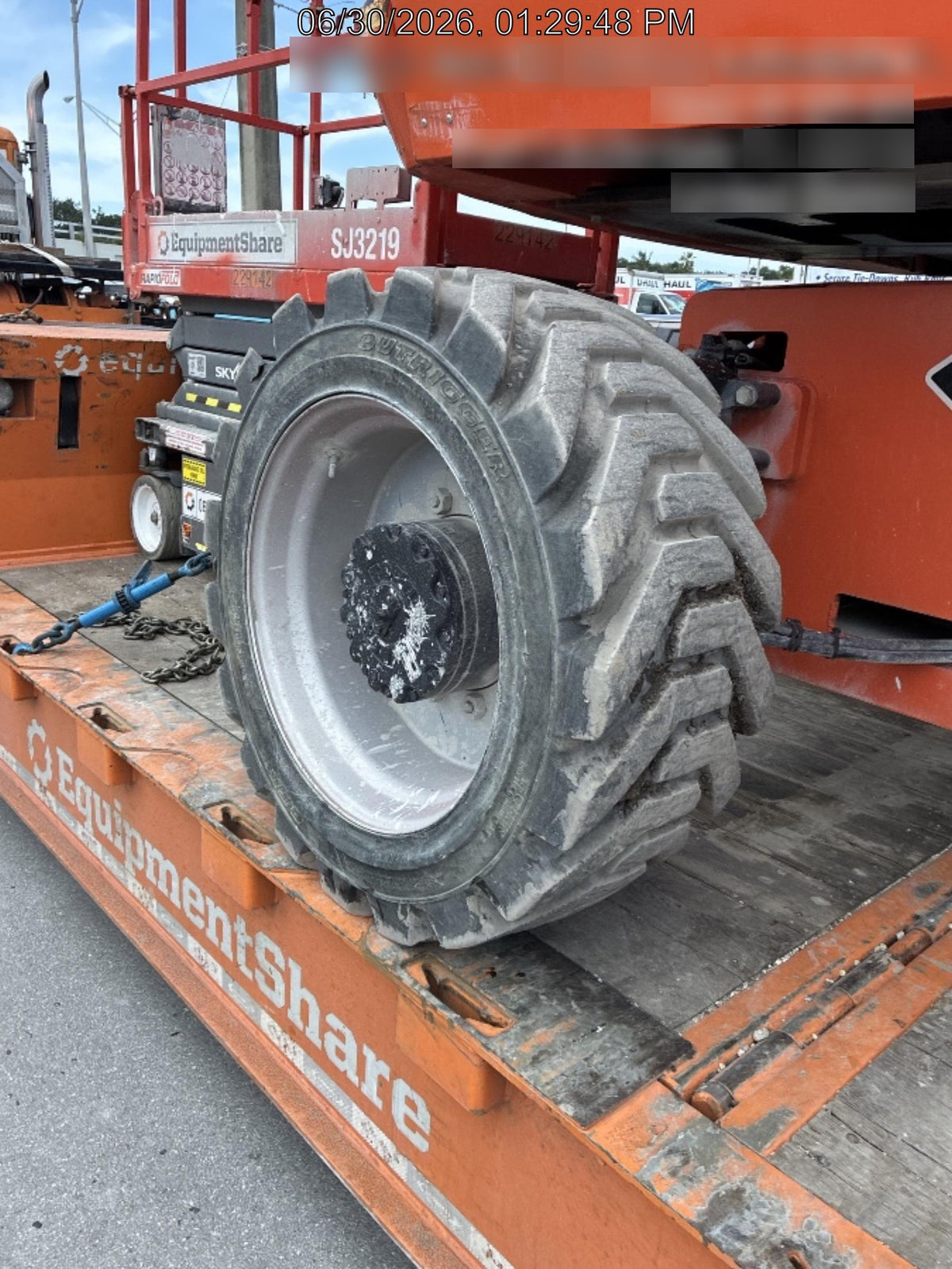 2023 JLG 860SJ