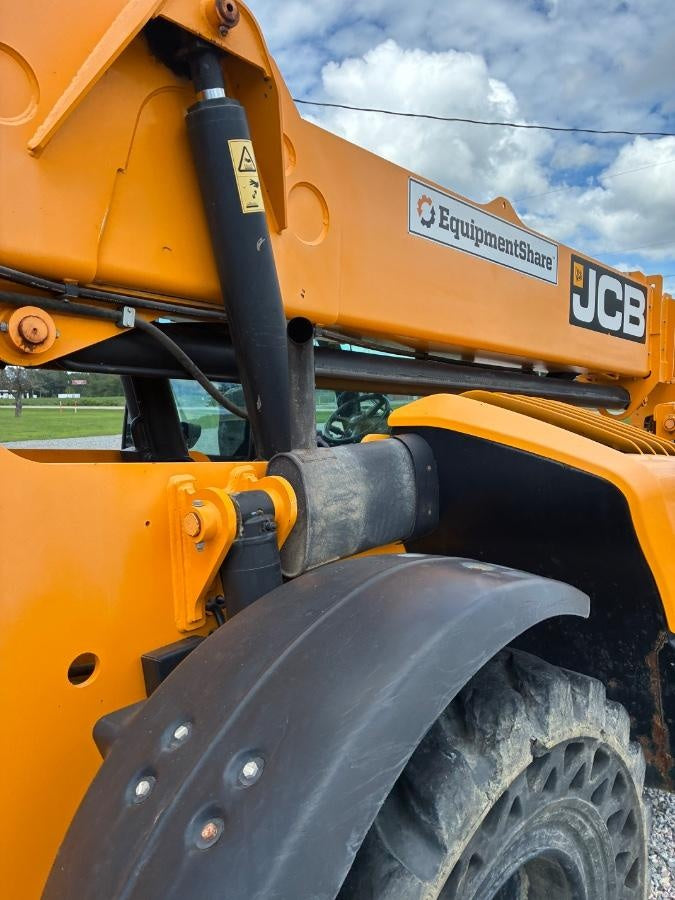 2021 JCB 510-56