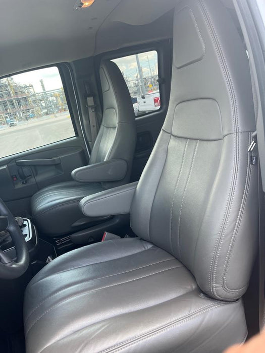 2025 CHEVROLET Express Van - Rental