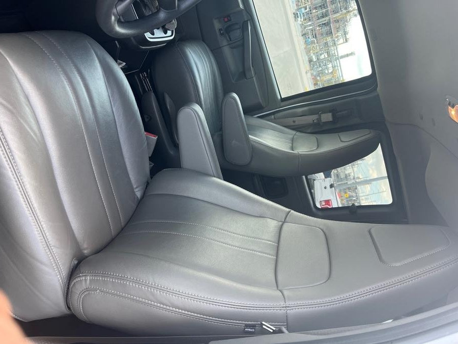 2025 CHEVROLET Express Van - Rental