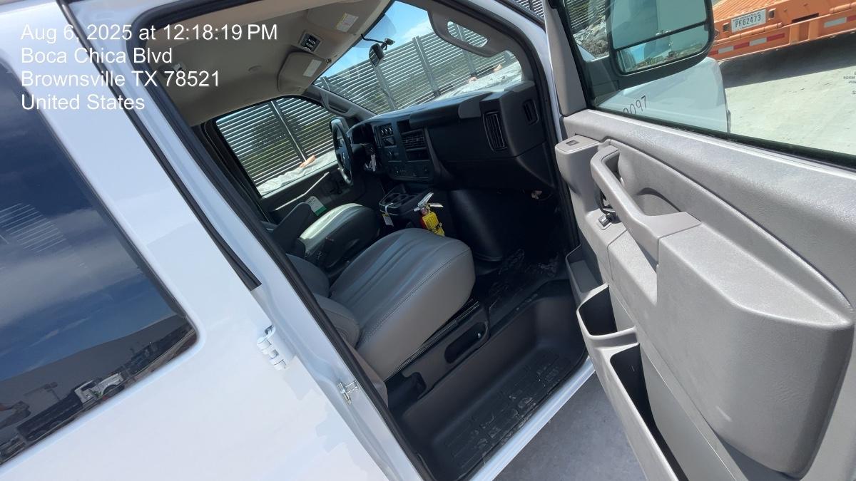 2025 CHEVROLET Express Van - Rental