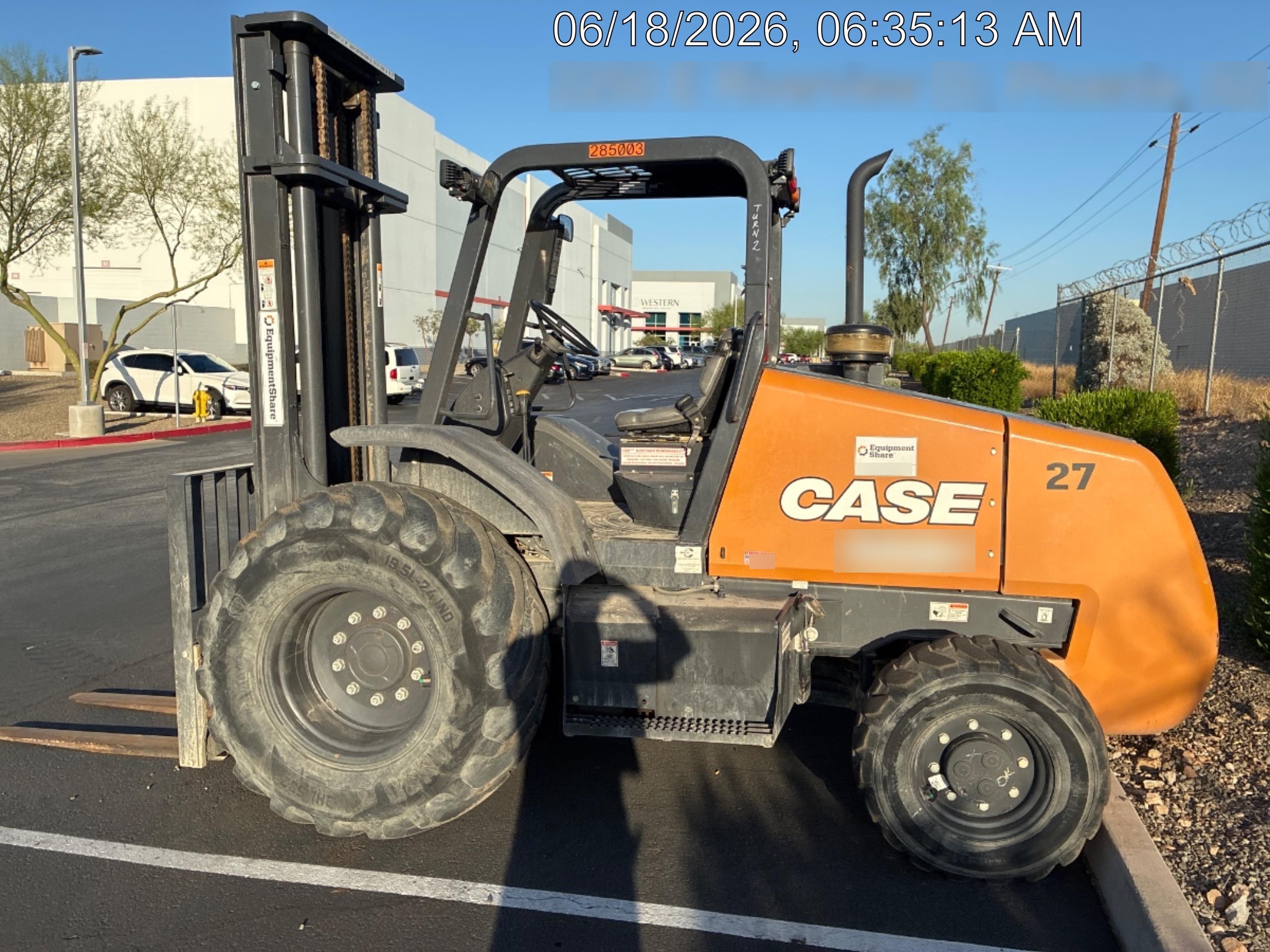 2023 CASE 588H
