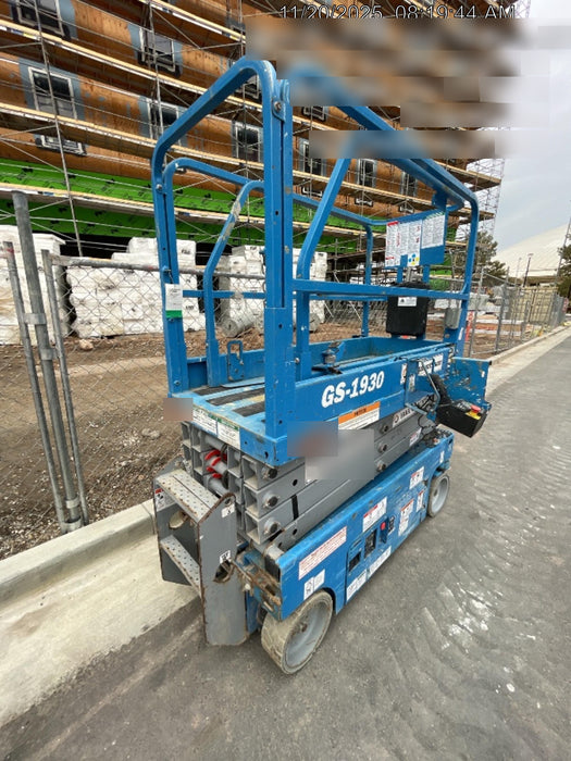 2019 Genie GS-1930 Fixed rails with chain Entry