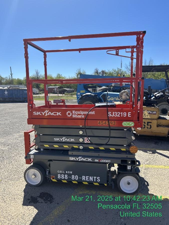 2024 Skyjack SJ3219 Electric Drive, Sld NM Tires, DBcns, RFRails, Power to Platform, T3 + Access Control