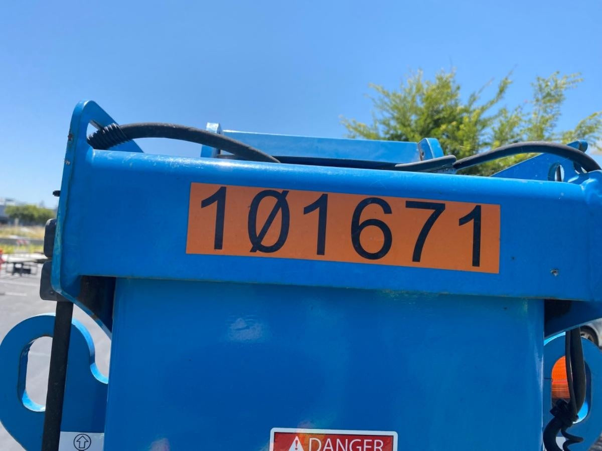 2020 GENIE GR-26J