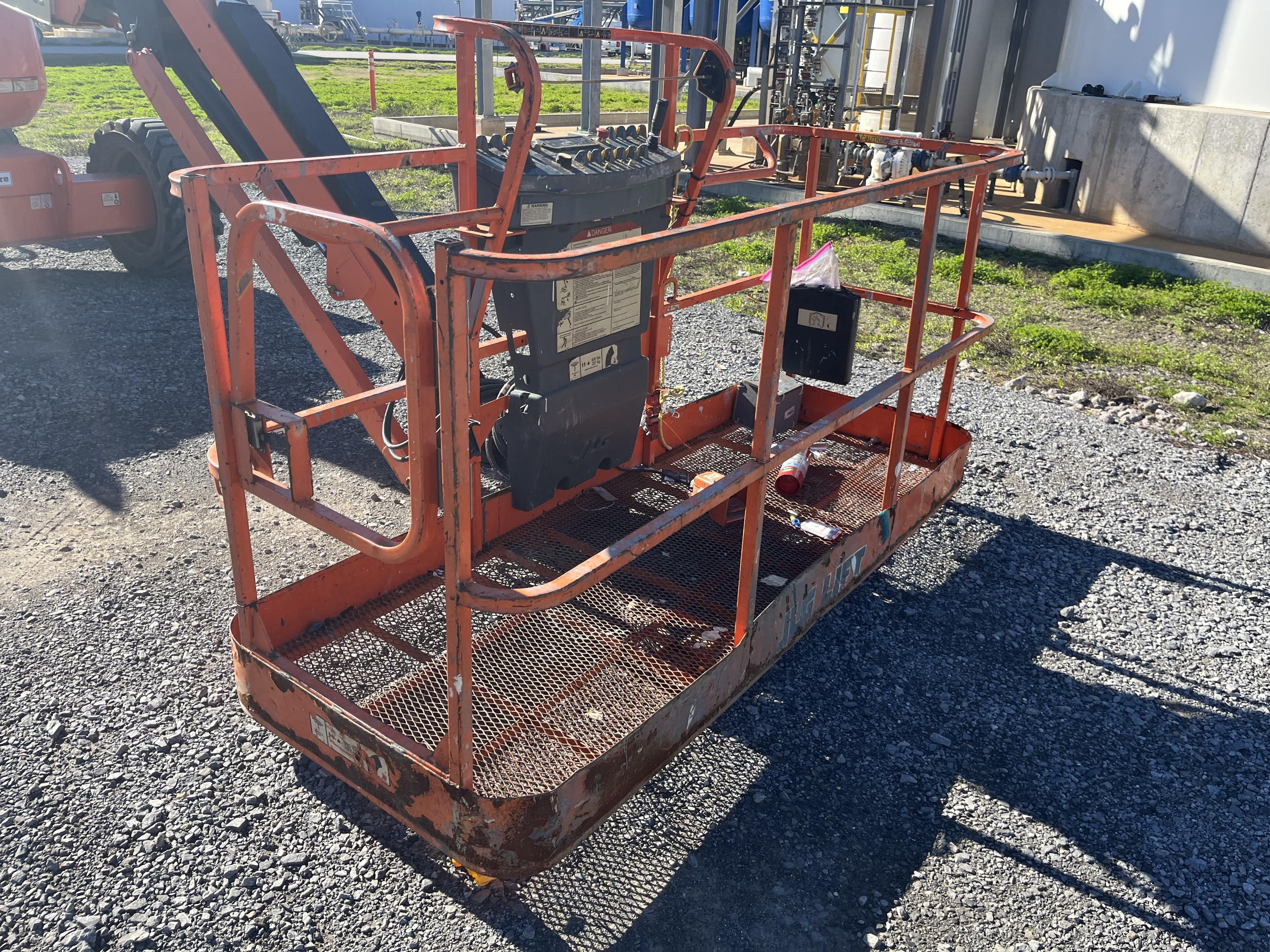 2019 JLG 600AJ