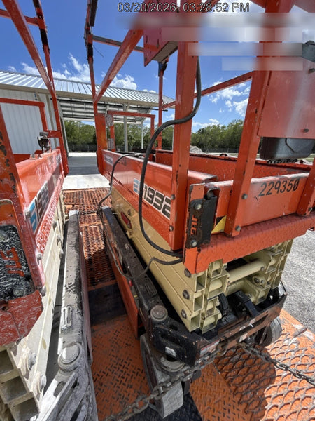 2022 JLG ES1932