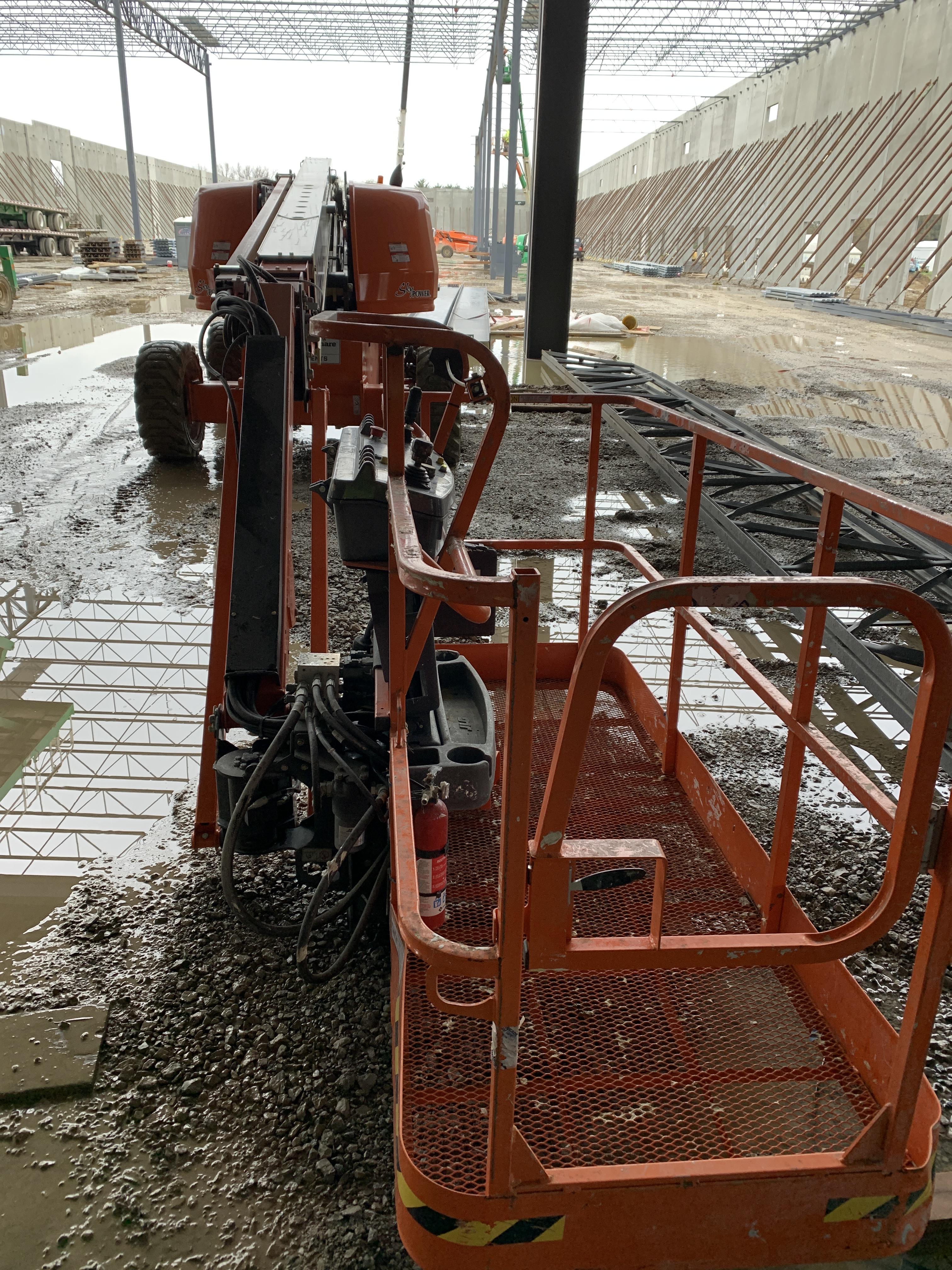 2021 JLG 660SJ