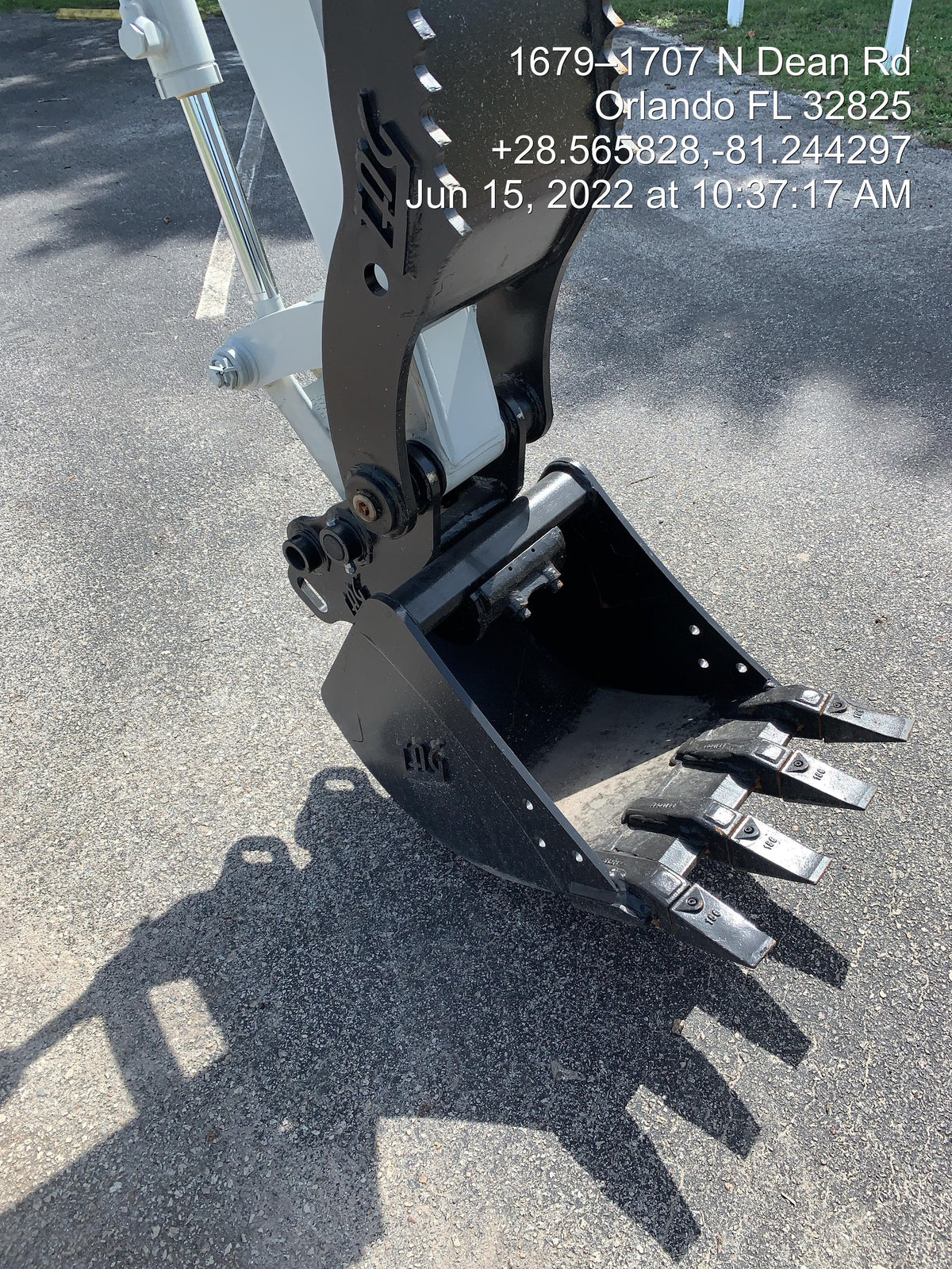 2022 TAKEUCHI TB235-2R