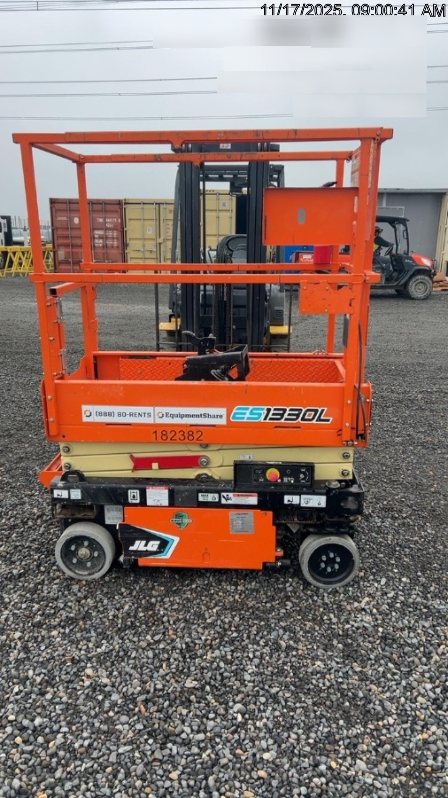 2021 JLG ES1330L