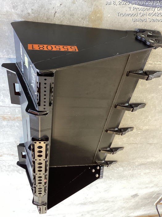 2025 EQUIPMENTSHARE 1006186 - 66" Tooth Bucket, CTL