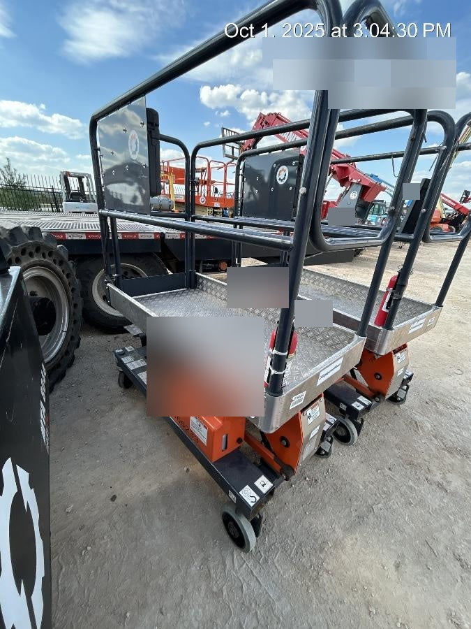 2023 JLG 1030P