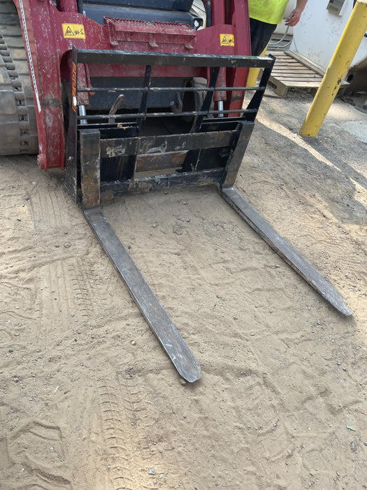 2022 ARROW MATERIAL HANDLING 48" Pallet Forks - Arrow
