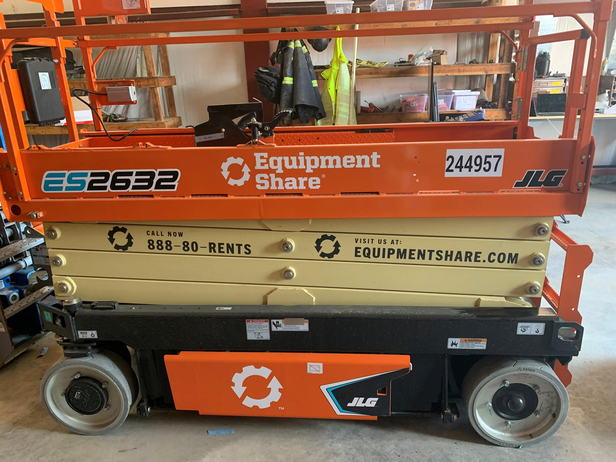 2022 JLG ES2632