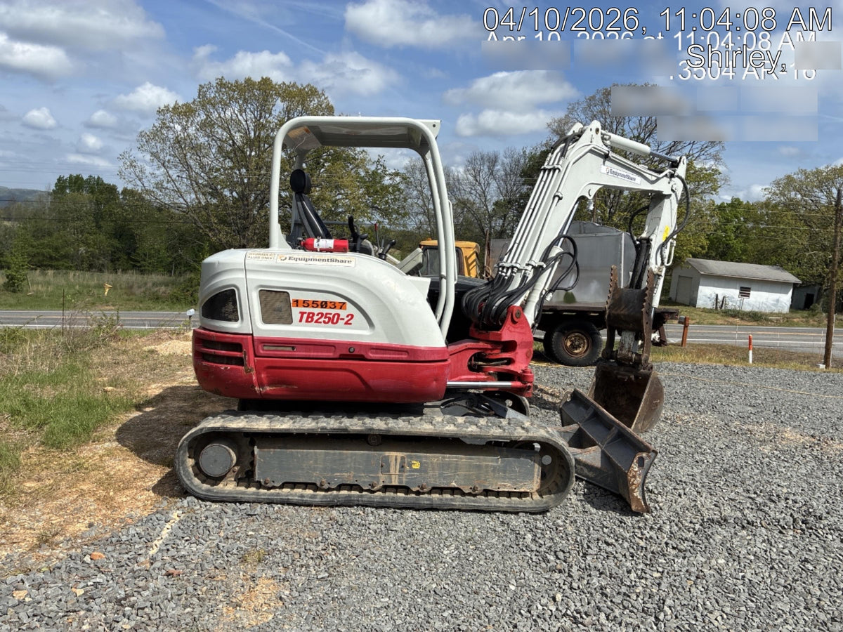 2021 TAKEUCHI TB250-2