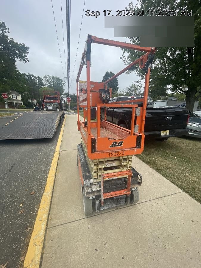 2021 JLG ES1932